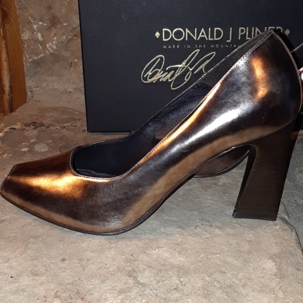 Donald J. Pliner pewter heels - Picture 3 of 8